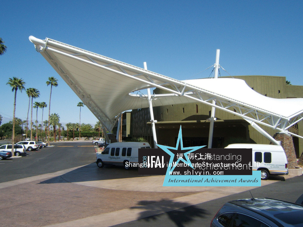 成都新世紀環(huán)球中心中央游藝區(qū)鋼結構施工難點