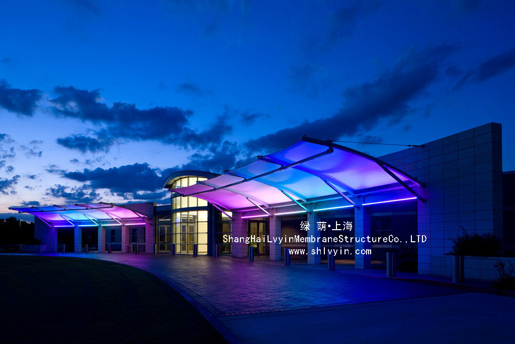 中華全國總工會勞動模范技術交流學校、兩岸工會交流基地一期室內運動館鋼結構吊裝施工（一）